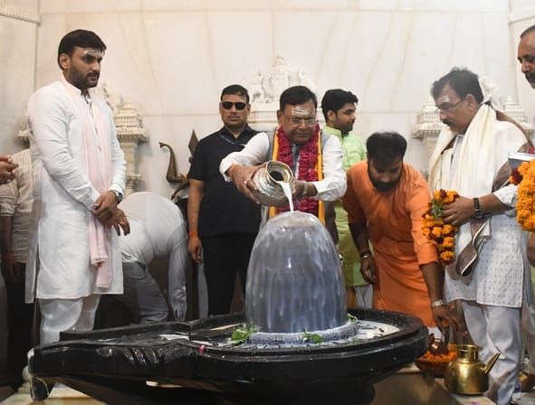 इंदिरा नगर भूतनाथ मंदिर में केंद्र सरकार के 12 साल पूरे होने पर भाजपा पूर्वी विधायक ओपी श्रीवास इंदिरा नगर भूतनाथ मंदिर में केंद्र सरकार के 12 साल पूरे होने पर भाजपा पूर्वी विधायक ओपी श्रीवास
