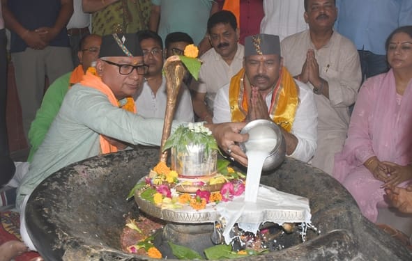 इंदिरा नगर भूतनाथ मंदिर में केंद्र सरकार के 12 साल पूरे होने पर भाजपा पूर्वी विधायक ओपी श्रीवास इंदिरा नगर भूतनाथ मंदिर में केंद्र सरकार के 12 साल पूरे होने पर भाजपा पूर्वी विधायक ओपी श्रीवास