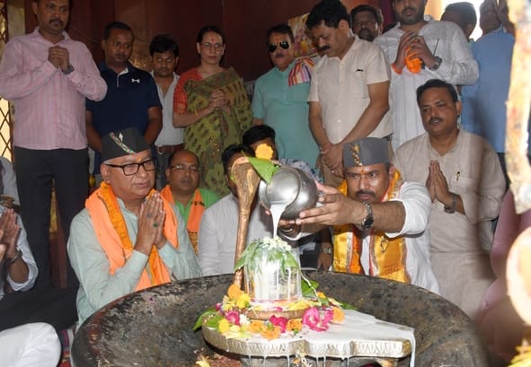 इंदिरा नगर भूतनाथ मंदिर में केंद्र सरकार के 12 साल पूरे होने पर भाजपा पूर्वी विधायक ओपी श्रीवास इंदिरा नगर भूतनाथ मंदिर में केंद्र सरकार के 12 साल पूरे होने पर भाजपा पूर्वी विधायक ओपी श्रीवास