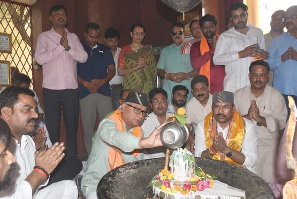 इंदिरा नगर भूतनाथ मंदिर में केंद्र सरकार के 12 साल पूरे होने पर भाजपा पूर्वी विधायक ओपी श्रीवास इंदिरा नगर भूतनाथ मंदिर में केंद्र सरकार के 12 साल पूरे होने पर भाजपा पूर्वी विधायक ओपी श्रीवास