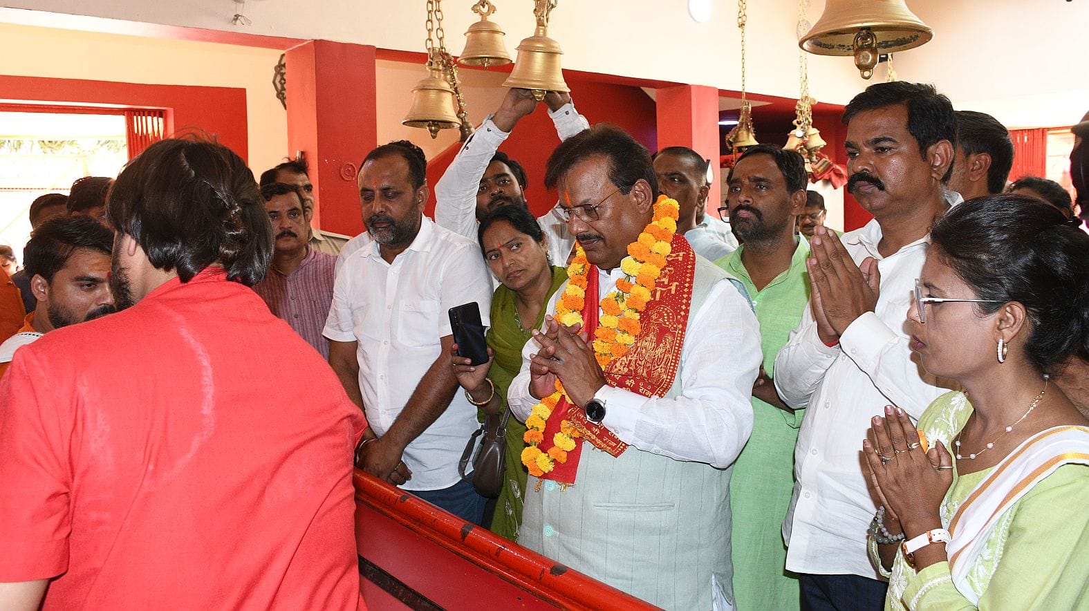 इंदिरा नगर भूतनाथ मंदिर में केंद्र सरकार के 12 साल पूरे होने पर भाजपा पूर्वी विधायक ओपी श्रीवास इंदिरा नगर भूतनाथ मंदिर में केंद्र सरकार के 12 साल पूरे होने पर भाजपा पूर्वी विधायक ओपी श्रीवास