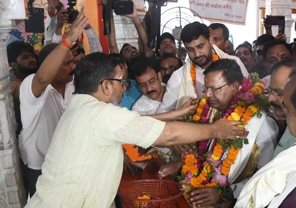 इंदिरा नगर भूतनाथ मंदिर में केंद्र सरकार के 12 साल पूरे होने पर भाजपा पूर्वी विधायक ओपी श्रीवास इंदिरा नगर भूतनाथ मंदिर में केंद्र सरकार के 12 साल पूरे होने पर भाजपा पूर्वी विधायक ओपी श्रीवास