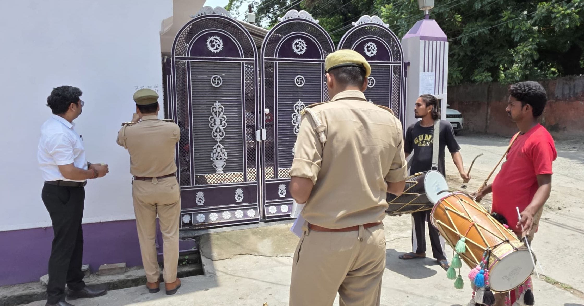 यही नोटिस की गई चस्पा। स्रोत : सोशल मीडिया यही नोटिस की गई चस्पा। स्रोत : सोशल मीडिया