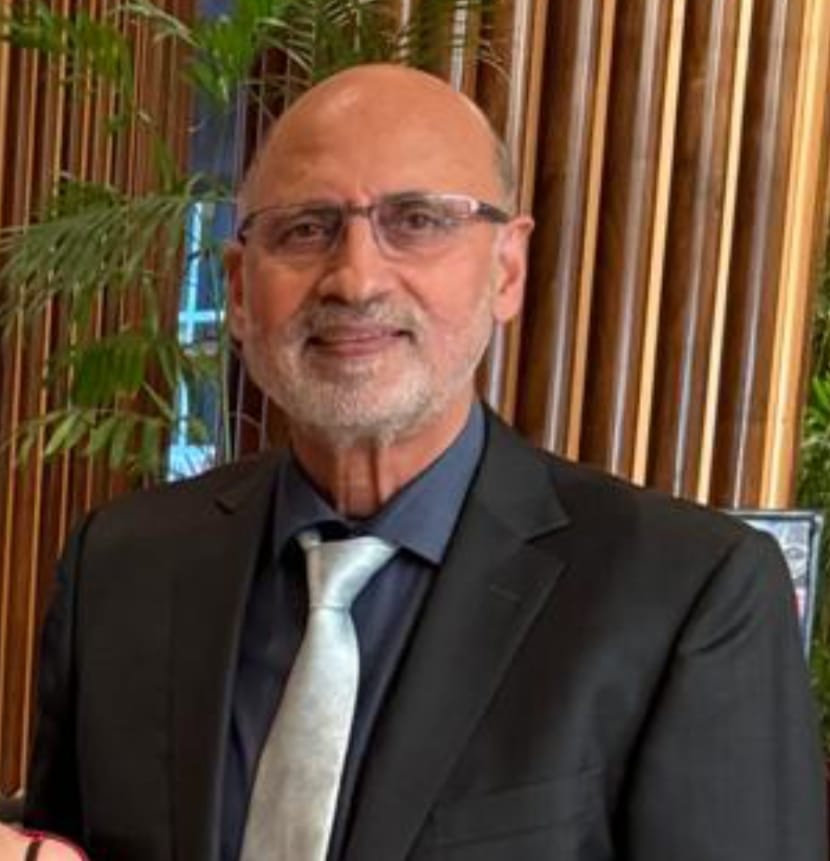 ऋषिकेश स्कूल में बोर्ड परीक्षाओं में उत्कृष्ट प्रदर्शन करने वाले मेधावियों को सम्मानित करते हुए ऋषिकेश स्कूल में बोर्ड परीक्षाओं में उत्कृष्ट प्रदर्शन करने वाले मेधावियों को सम्मानित करते हुए