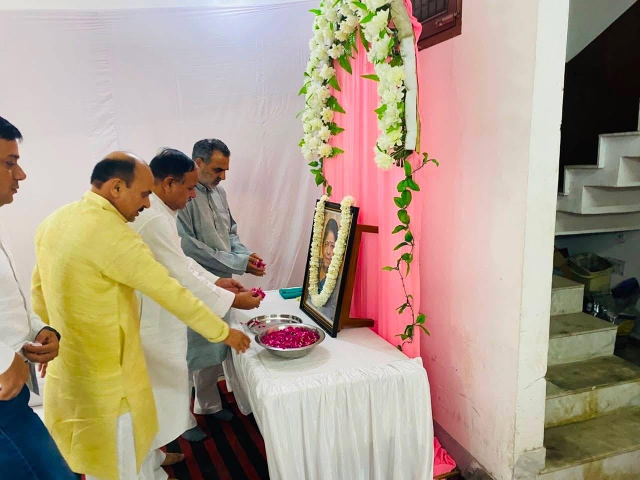 शास्त्रीनगर ए ब्लॉक स्थित शिव मंदिर में प्रधानमंत्री के 12 वर्ष का कार्यकाल पूरे होने पर रुद्रा शास्त्रीनगर ए ब्लॉक स्थित शिव मंदिर में प्रधानमंत्री के 12 वर्ष का कार्यकाल पूरे होने पर रुद्रा
