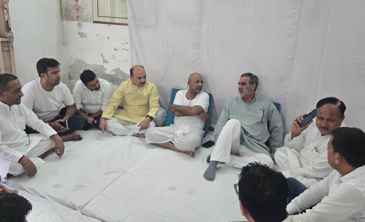 शास्त्रीनगर ए ब्लॉक स्थित शिव मंदिर में प्रधानमंत्री के 12 वर्ष का कार्यकाल पूरे होने पर रुद्रा शास्त्रीनगर ए ब्लॉक स्थित शिव मंदिर में प्रधानमंत्री के 12 वर्ष का कार्यकाल पूरे होने पर रुद्रा