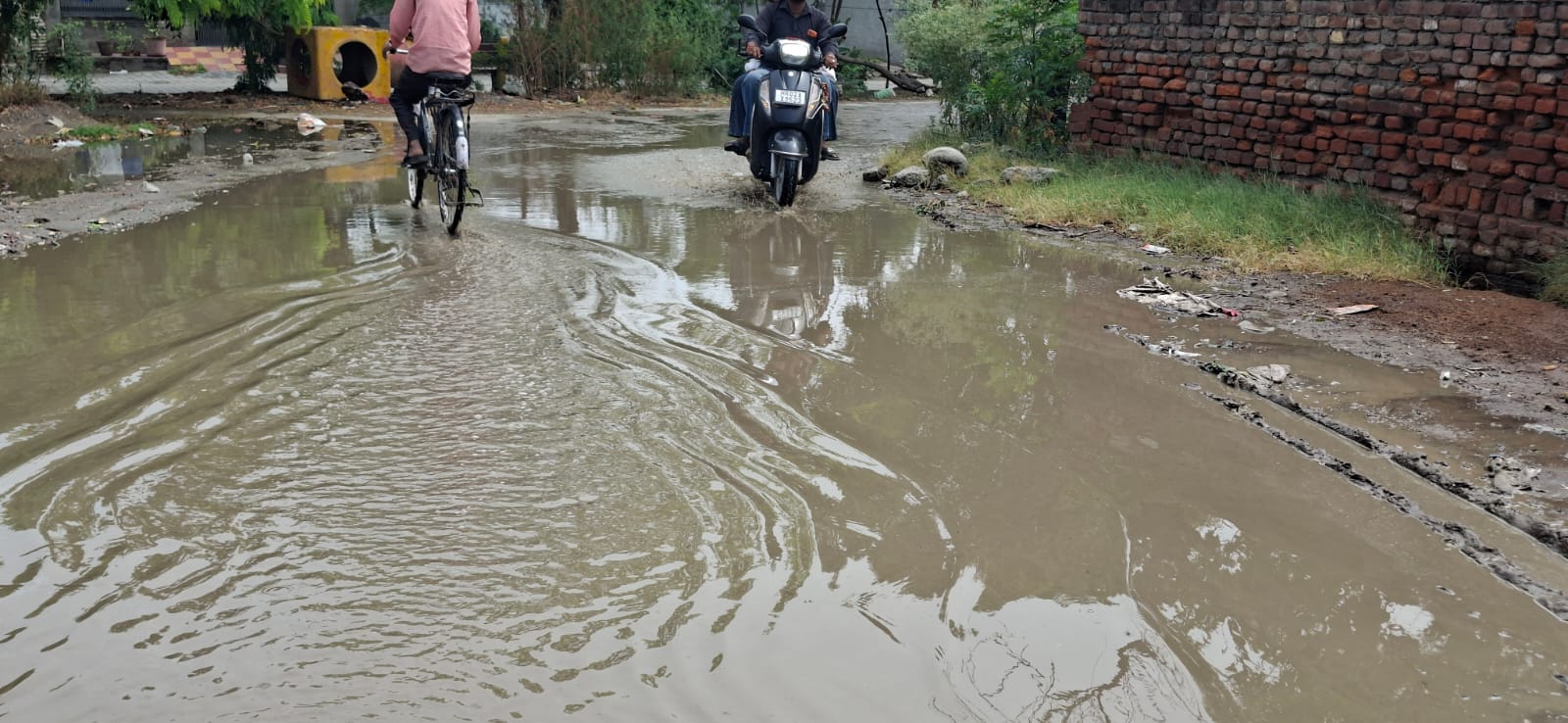 यमुनानगर में वीरवार की रात तेज हवा के साथ शुरु हुई बारिश। संवाद यमुनानगर में वीरवार की रात तेज हवा के साथ शुरु हुई बारिश। संवाद