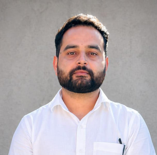 आशीष ठाकुर निवासी बड़सर