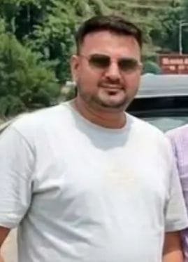 फोटो-28-हादसे में क्षतिग्रस्त हुई कार। संवाद फोटो-28-हादसे में क्षतिग्रस्त हुई कार। संवाद