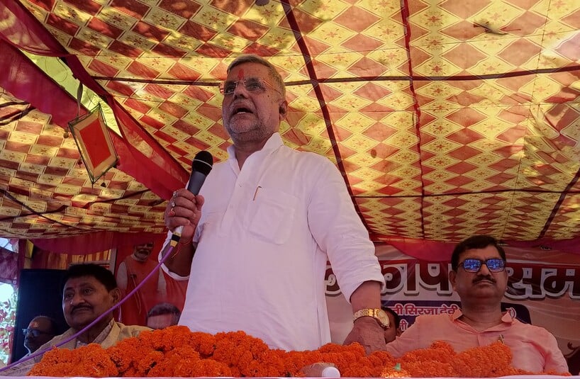 मिश्रौली गांव में लोकार्पण करते एमएलसी देवेन्द्र प्रताप सिंह ।संवाद मिश्रौली गांव में लोकार्पण करते एमएलसी देवेन्द्र प्रताप सिंह ।संवाद