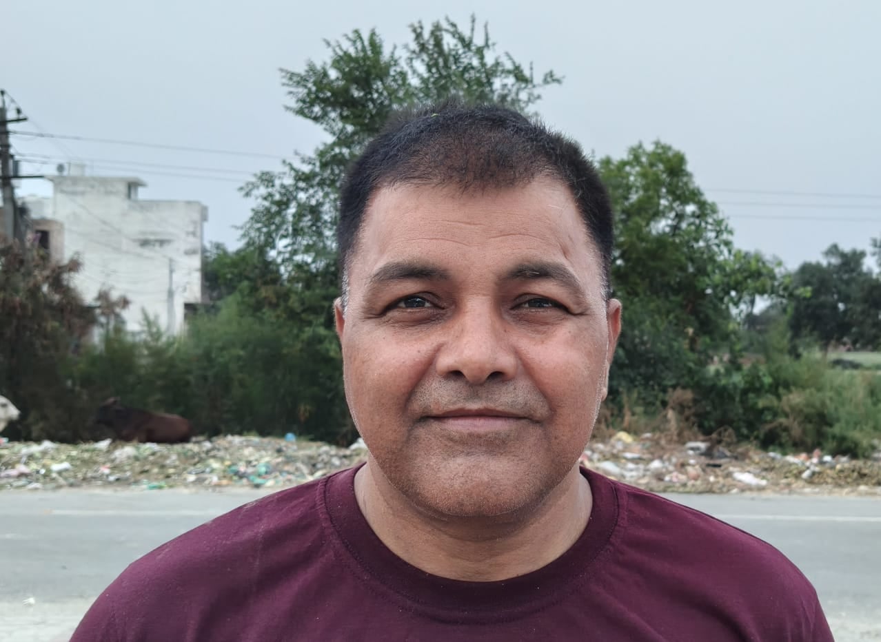 पीएम नरेंद्र मोदी को फोटो देते कैप्टन कपिल धीमान। स्रोत : परिजन पीएम नरेंद्र मोदी को फोटो देते कैप्टन कपिल धीमान। स्रोत : परिजन