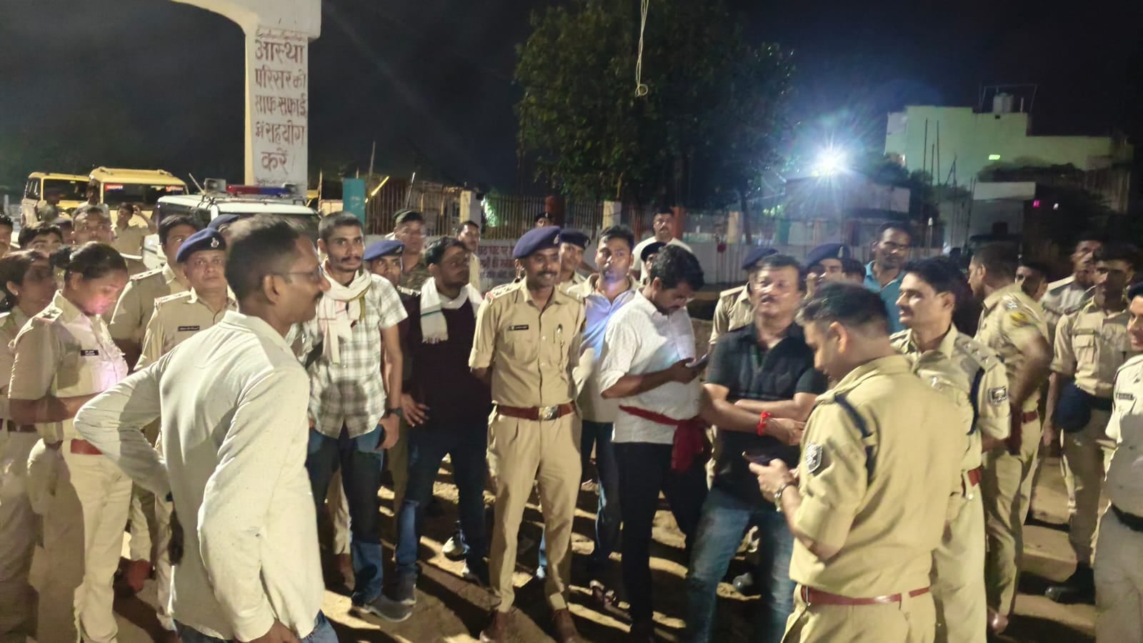 पटना के मसौढ़ी में पुलिस और अपराधियों के बीच मुठभेड़ दूर पुलिसकर्मी घायल एक अपराधी की मौत पटना के मसौढ़ी में पुलिस और अपराधियों के बीच मुठभेड़ दूर पुलिसकर्मी घायल एक अपराधी की मौत