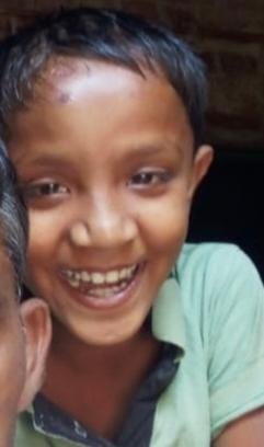 राजू उर्फ राज की मौत पर घर में रोते बिखलते परिजन। संवाद