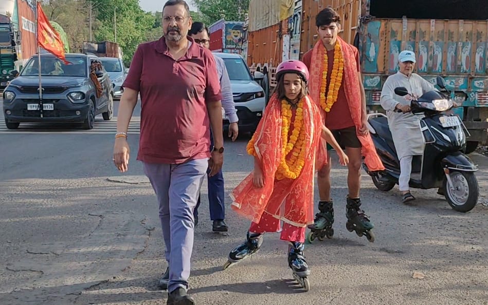 स्केट्स पर वैष्णो देवी यात्रा पर जाती 9 वर्षीय वंशिका। संवाद स्केट्स पर वैष्णो देवी यात्रा पर जाती 9 वर्षीय वंशिका। संवाद
