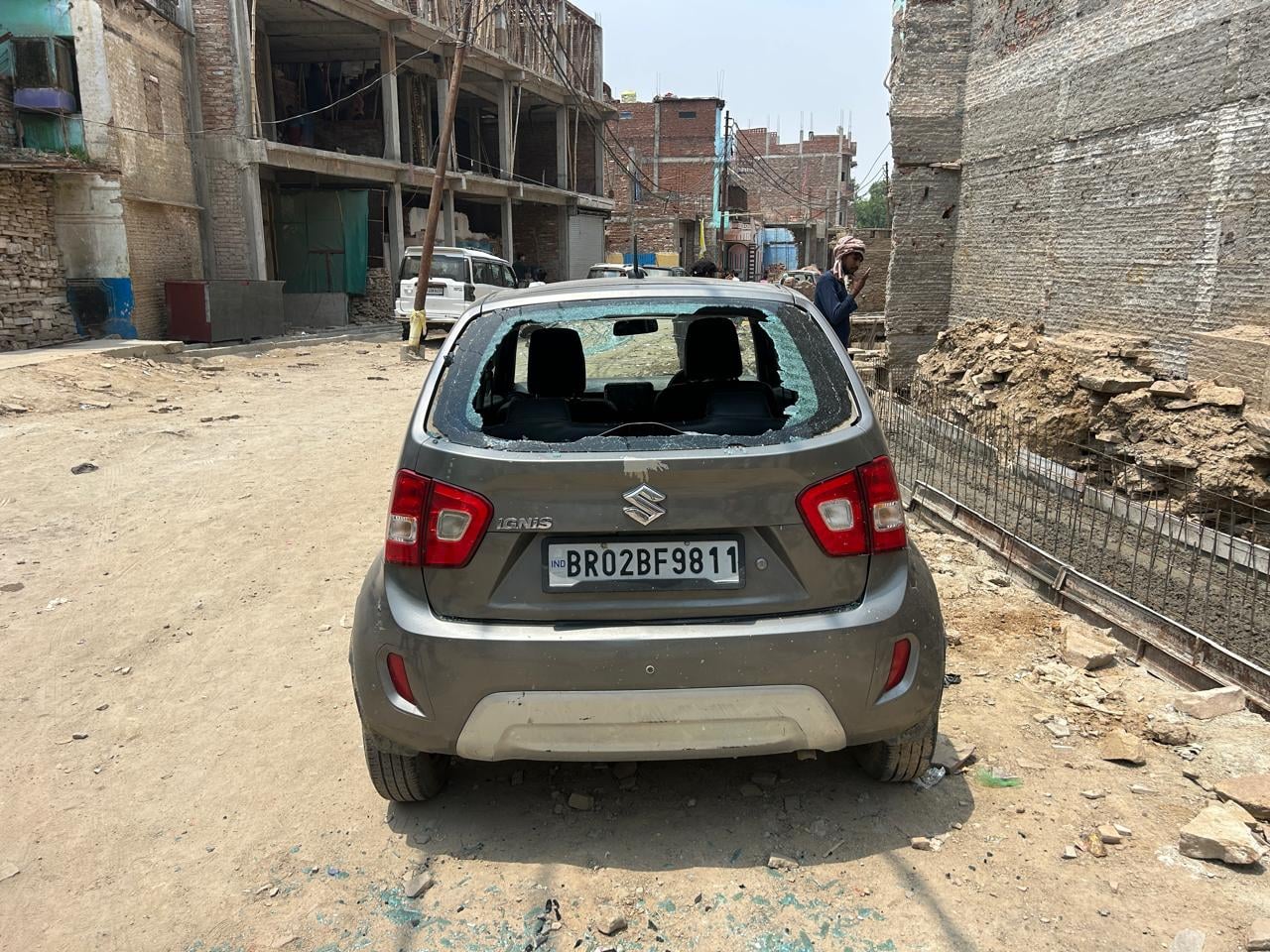 विंध्याचल में युवक के हमले में घायल बाबा। फोटो - संवाद 