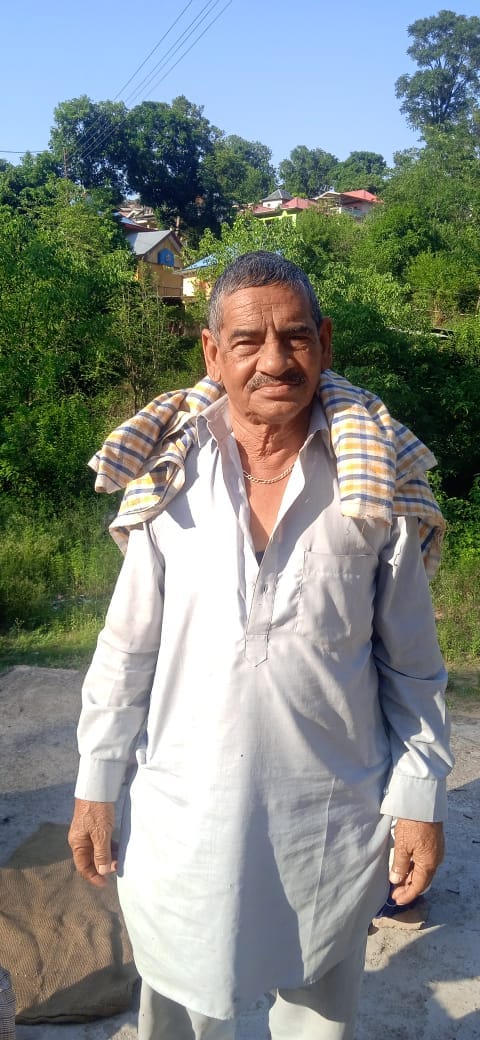 बिलासपुर स्थित पेट्रोल पंप पर लगा सूचना पोस्टर। संवाद बिलासपुर स्थित पेट्रोल पंप पर लगा सूचना पोस्टर। संवाद