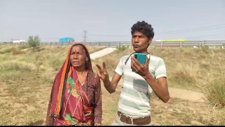 फोटो - 24 हादसे के बाद क्षतिग्रस्त डीसीएम व ट्रक। संवाद फोटो - 24 हादसे के बाद क्षतिग्रस्त डीसीएम व ट्रक। संवाद