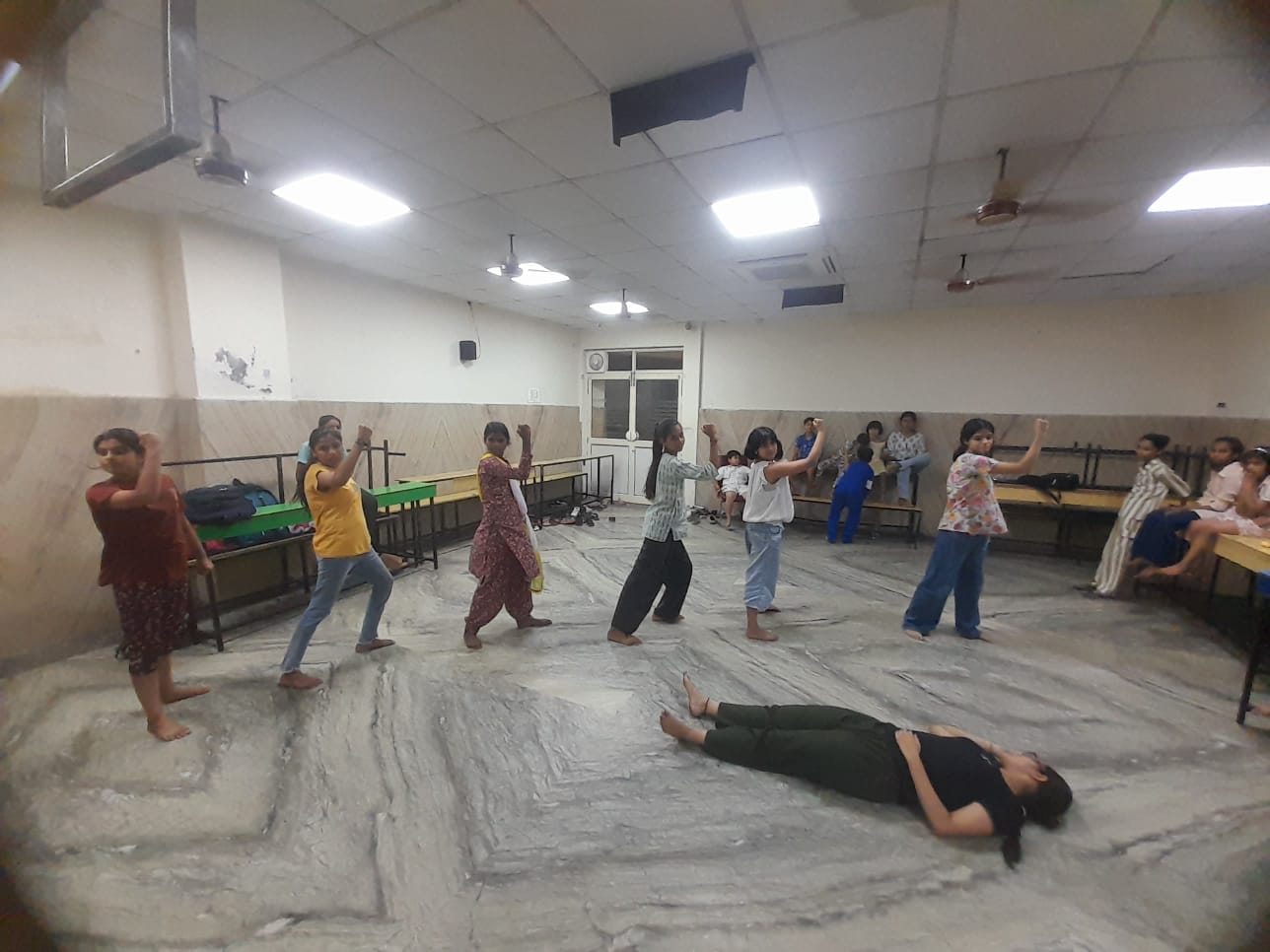 फोटो : सोनीपत के न्यू कॉलाेनी में सांस्कृतिक कार्यशाला के दौरान अभिनय करते बच्चे। स्रोत: संस्थ फोटो : सोनीपत के न्यू कॉलाेनी में सांस्कृतिक कार्यशाला के दौरान अभिनय करते बच्चे। स्रोत: संस्थ