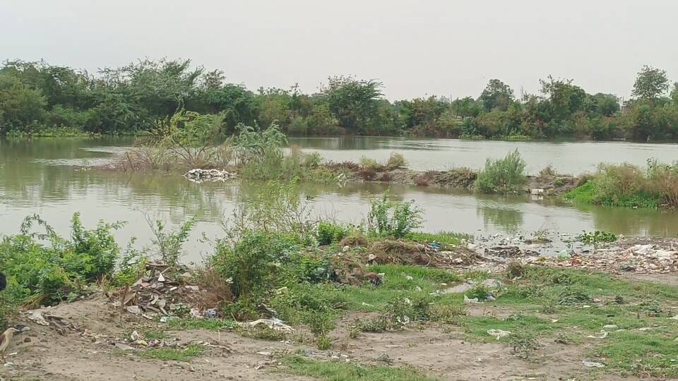 गोहाना के गांव गढ़ी उजाले खां का साइन बोर्ड। संवाद गोहाना के गांव गढ़ी उजाले खां का साइन बोर्ड। संवाद
