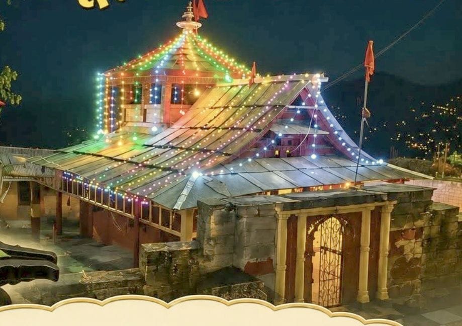 शिव महापुराण के लिए सज रहा नित्थर का बूढ़ा महादेव मंदिर। संवाद शिव महापुराण के लिए सज रहा नित्थर का बूढ़ा महादेव मंदिर। संवाद