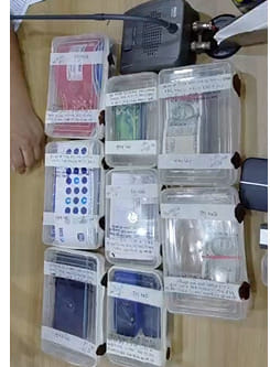 ठगी मामले में गिरफ्तार आरोपी के घर पूछताछ करने पहुंची पुलिस। संवाद ठगी मामले में गिरफ्तार आरोपी के घर पूछताछ करने पहुंची पुलिस। संवाद
