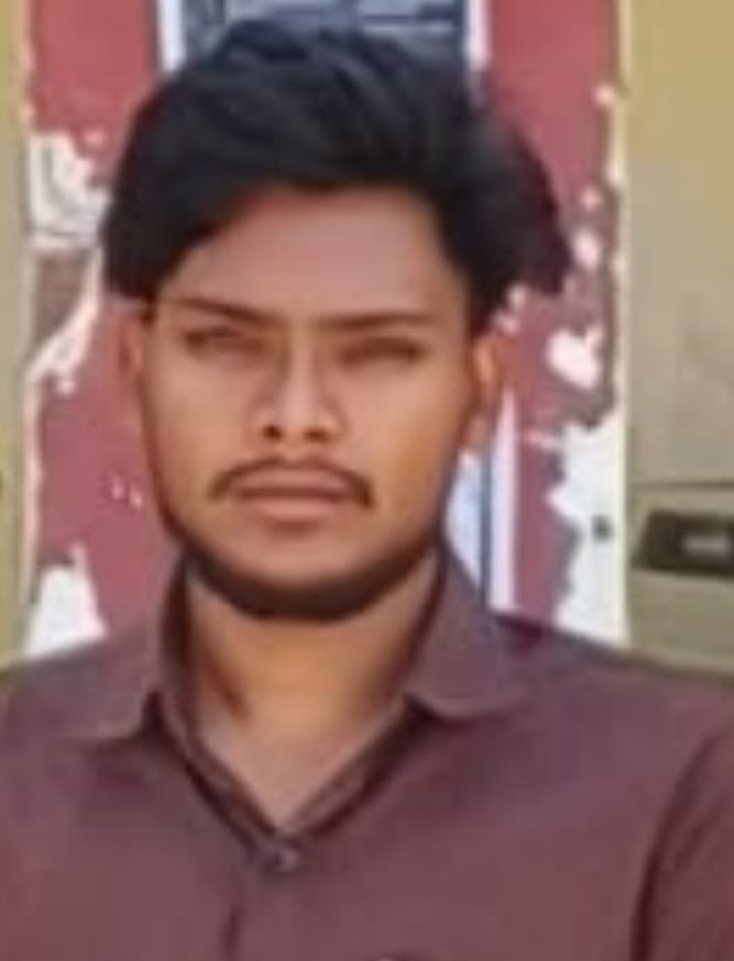 दोहरीघाट थाना क्षेत्र में युवती से सामूहिक दुष्कर्म के आरोप में गिरफ्तार युवक- फाइल फोटो दोहरीघाट थाना क्षेत्र में युवती से सामूहिक दुष्कर्म के आरोप में गिरफ्तार युवक- फाइल फोटो