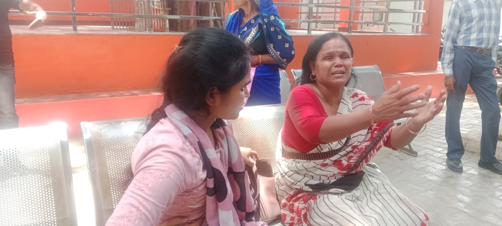 फोटो 1 दीवानी के बाहर हुए हमले में घायल राजेंद्र। संवाद