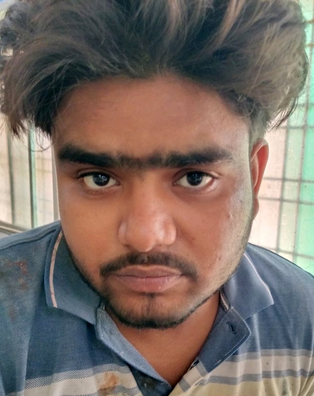 फोटो 15 एमएएचपी 05 परिचय-बाहर से दवाएं लिखने की शिकायत पर इमरजेंसी वार्ड पहुंच तीमारदार के बया