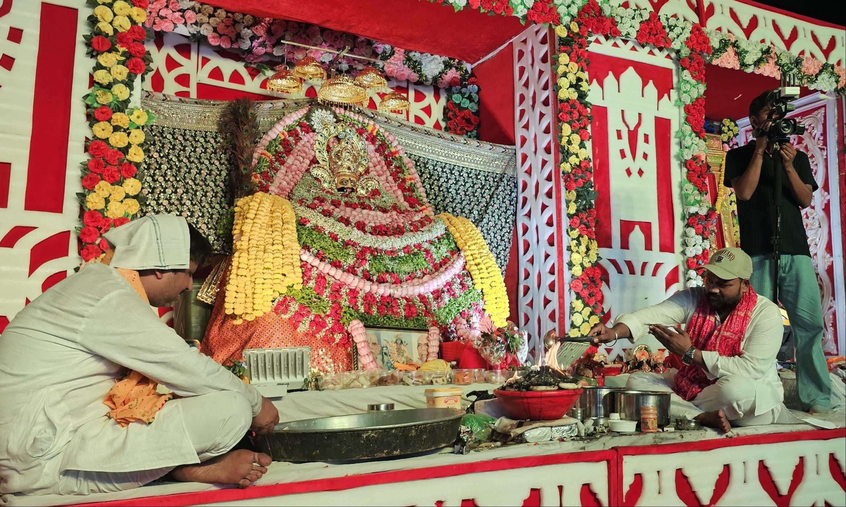 कस्बा ऊन के डीएवी कॉलेज में आयोजित पंचम वार्षिकोत्सव कार्यक्रम में उपस्थित श्रद्धालु। संवाद कस्बा ऊन के डीएवी कॉलेज में आयोजित पंचम वार्षिकोत्सव कार्यक्रम में उपस्थित श्रद्धालु। संवाद