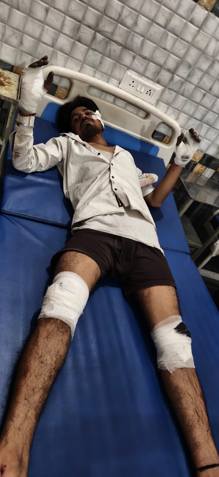कादरचौक के गांव कुढ़ाशाहपुर में रास्ते का बुरा हाल। संवाद