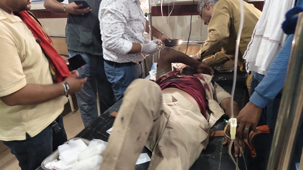थाना प्रभारी के ऊपर जानलेवा हमला