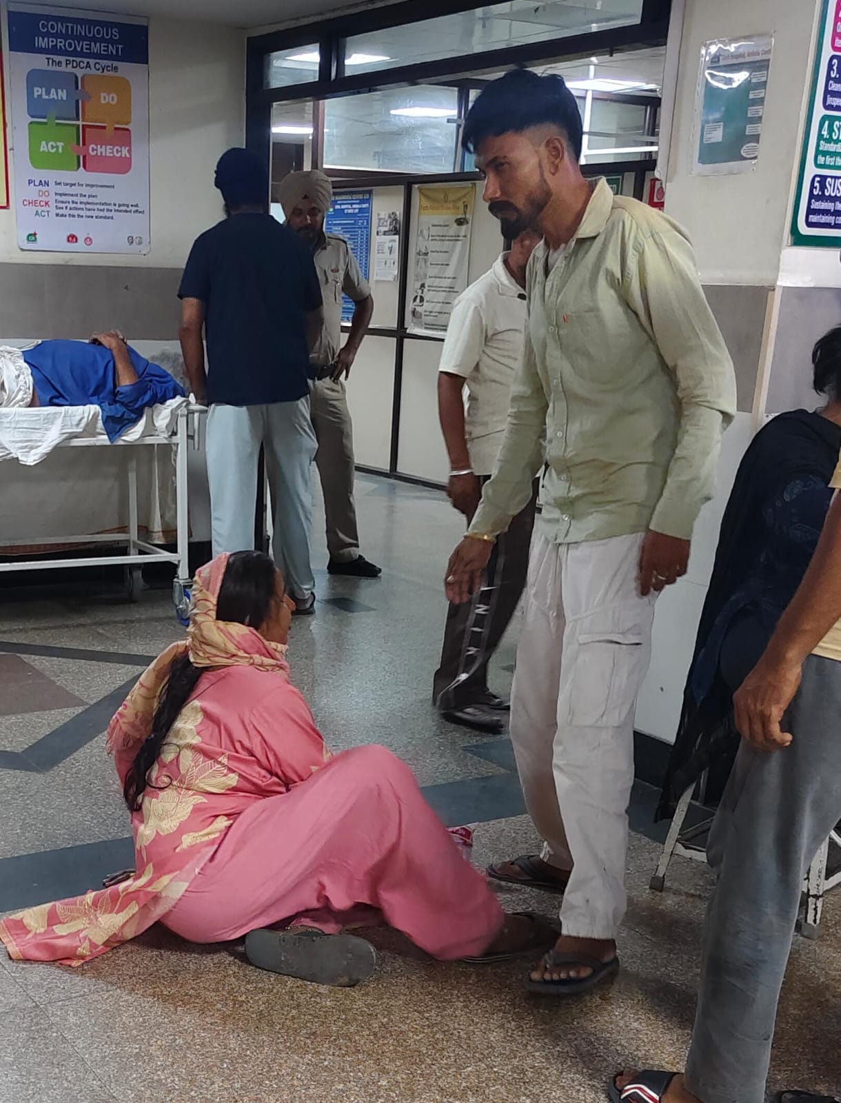 समीक्षा, फाइल फोटो।