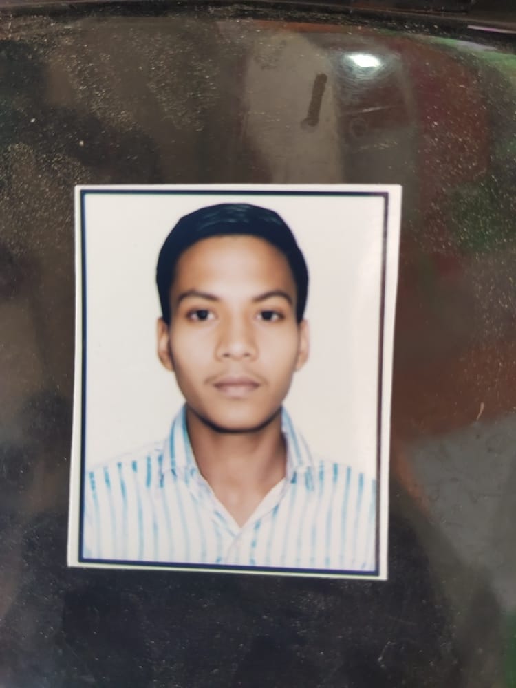 विलाप करती मंजीत की मां व अन्य परिजन। संवाद विलाप करती मंजीत की मां व अन्य परिजन। संवाद