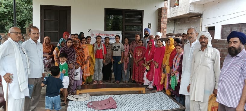 16 ढांड 02 कार्यक्रम में भाग लेते हुए महिलाएं तथा किसान।