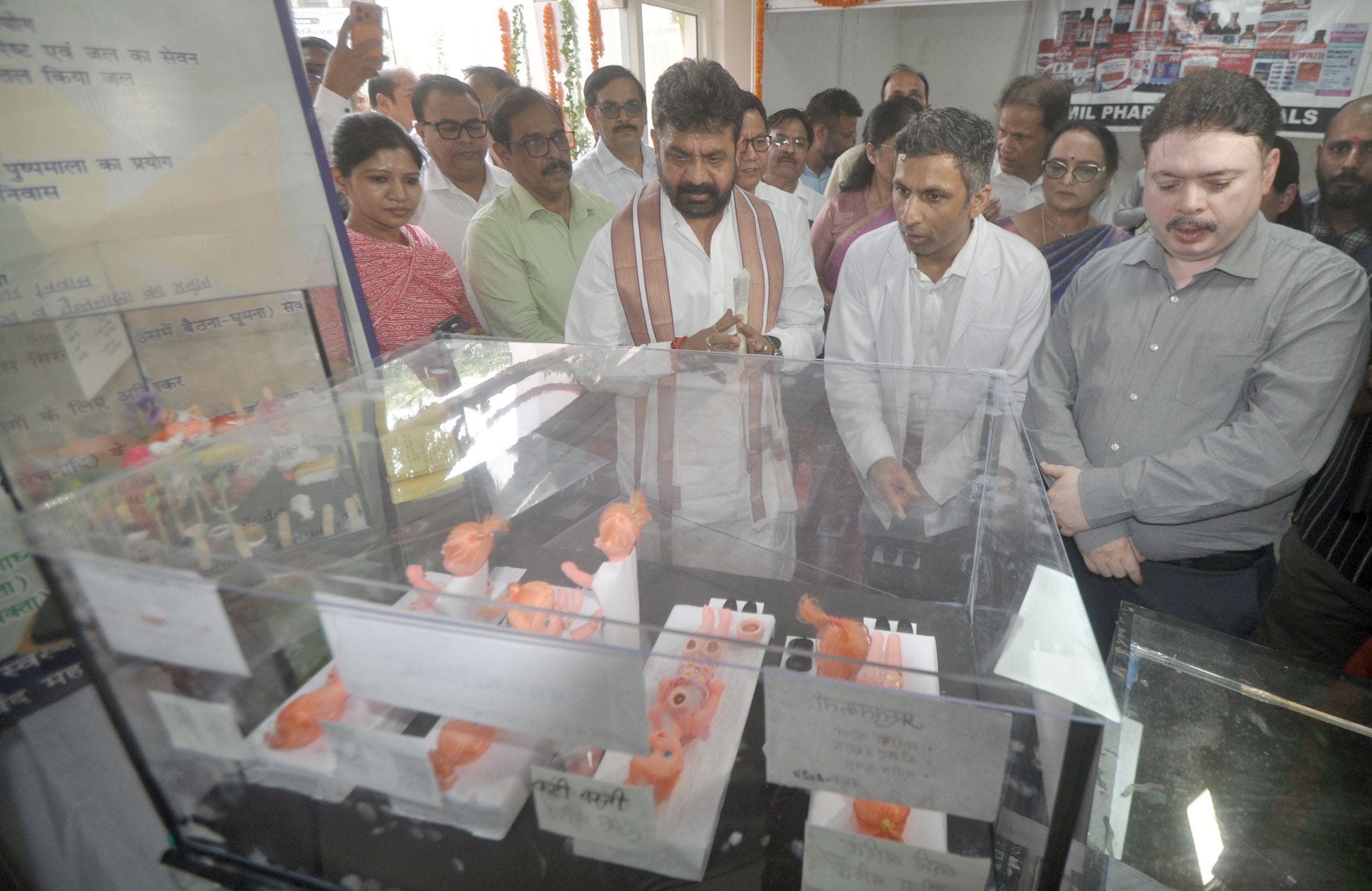 आयुष राज्यमंत्री डॉ. दयाशंकर मिश्र ने योग सप्ताह का शुभारंभ किया।