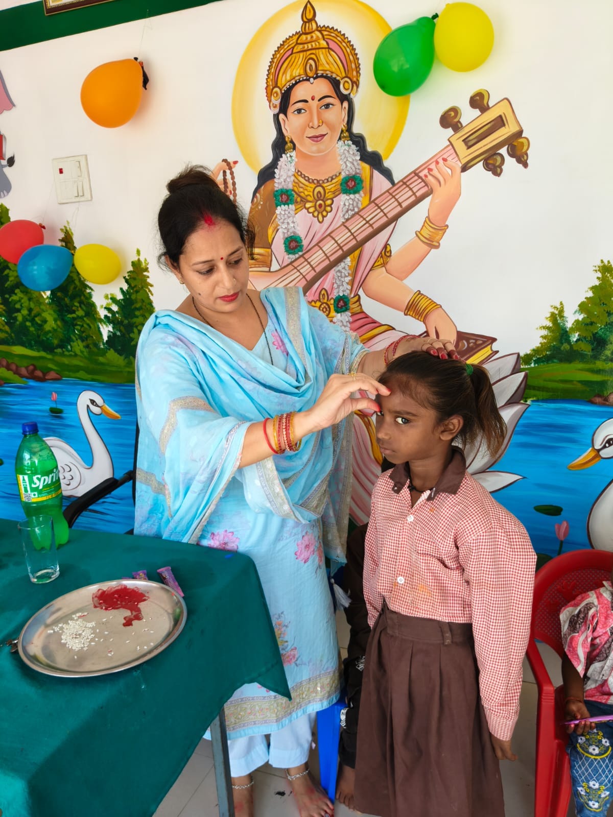 बंद पड़ा रमियाबेहड़ के लबेदपुर प्राइमरी स्कूल, झांडियों की भरमार-संवाद बंद पड़ा रमियाबेहड़ के लबेदपुर प्राइमरी स्कूल, झांडियों की भरमार-संवाद