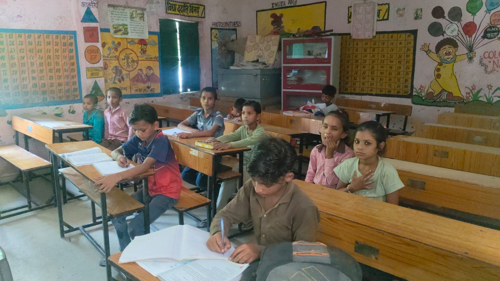 फोटो-11- कंपोजिट विद्यालय बहरा सौदागर में बैठी शिक्षिकाएं। संवाद फोटो-11- कंपोजिट विद्यालय बहरा सौदागर में बैठी शिक्षिकाएं। संवाद