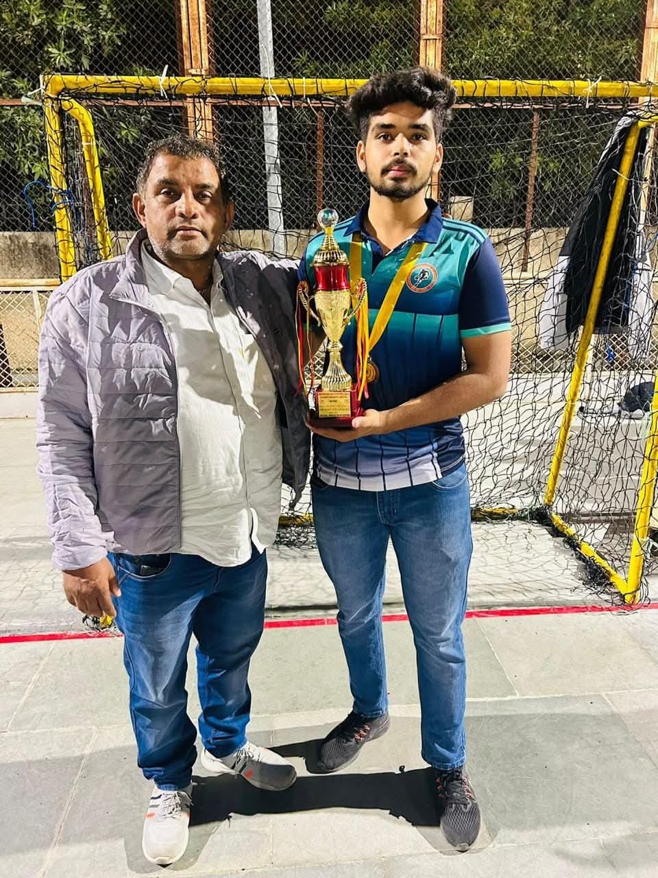 16-गांव खरावड़ में उपस्थित ग्रामीण। संवाद 16-गांव खरावड़ में उपस्थित ग्रामीण। संवाद