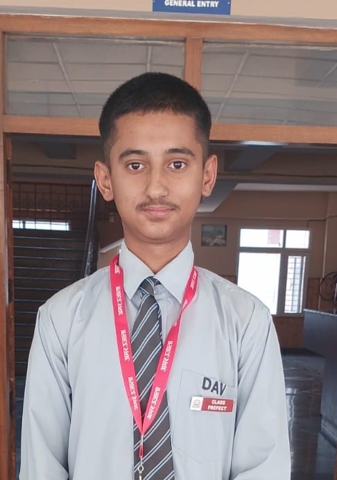 अमर उजाला भविष्य ज्योति सम्मान समारोह के दौरान मुख्यातिथि के साथ बच्चे। संवाद अमर उजाला भविष्य ज्योति सम्मान समारोह के दौरान मुख्यातिथि के साथ बच्चे। संवाद