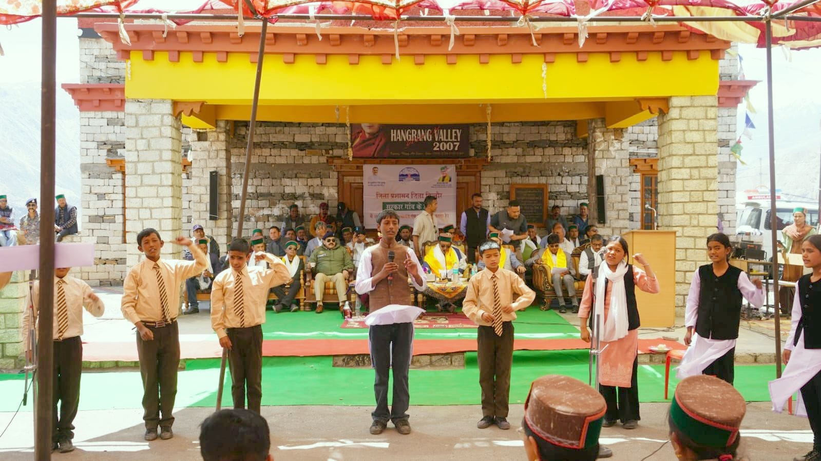 किन्नौर जिले के नाको में कला केंद्र का उद्घाटन करते मंत्री जगत सिंह नेगी। स्रोत : डीपीआरओ किन्नौर जिले के नाको में कला केंद्र का उद्घाटन करते मंत्री जगत सिंह नेगी। स्रोत : डीपीआरओ