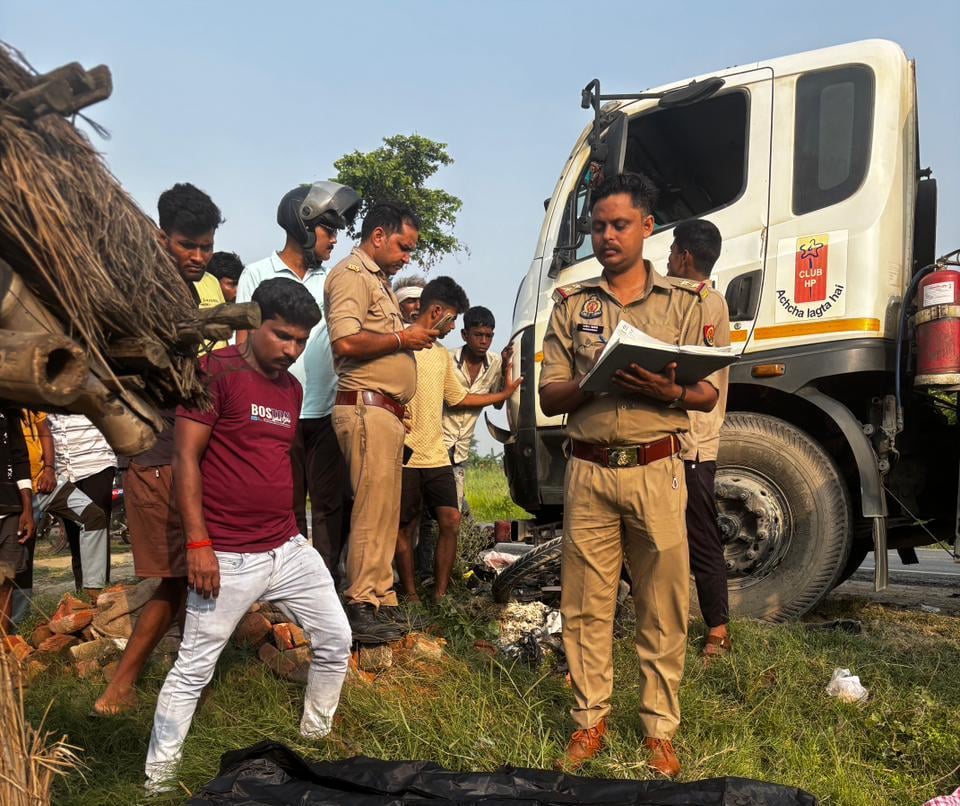 मृतक रामलखन मद्धेशिया,पत्नी शशिकला,पुत्र रौनक की फाइल फोटो।