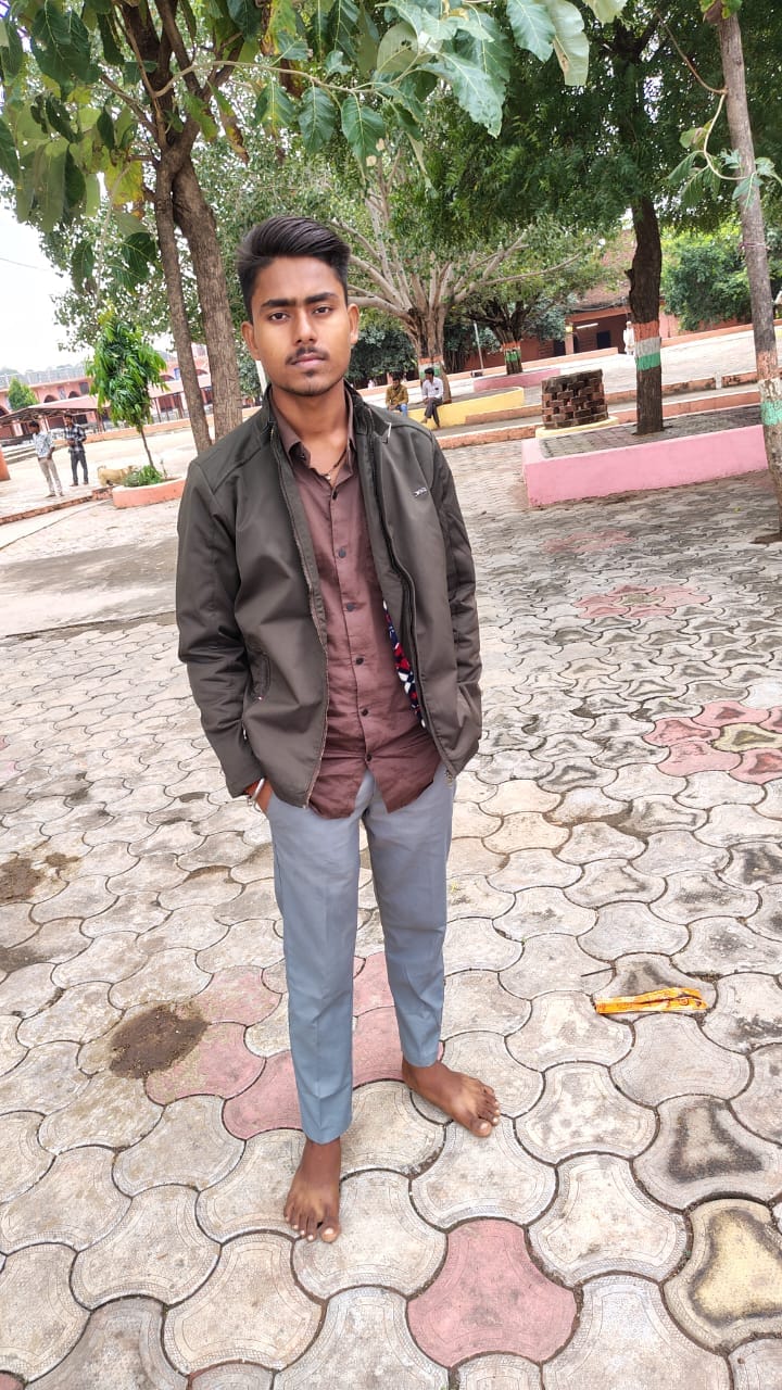 फोटो - 10 जानकारी पर घटनास्थल पर पहुंचे डीएम व एसपी। संवाद