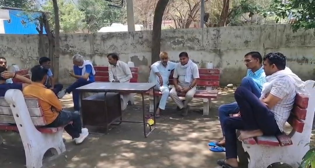 फोटो : सोनीपत के गांव बढ़मलिक स्थित दुकान जहां दुकानदार की हत्या की गई। संवाद फोटो : सोनीपत के गांव बढ़मलिक स्थित दुकान जहां दुकानदार की हत्या की गई। संवाद