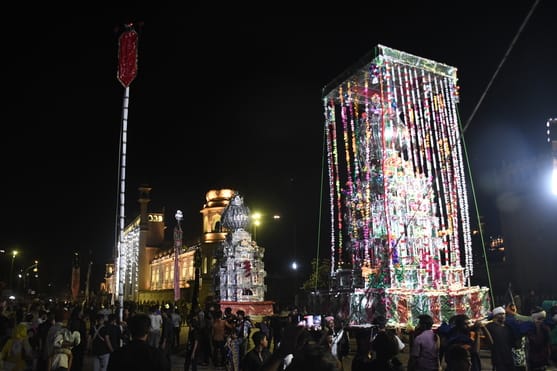 मुहर्रम की पहली तारीख पर बड़े इमामबाड़े से शाही जरीह निकाला गया।