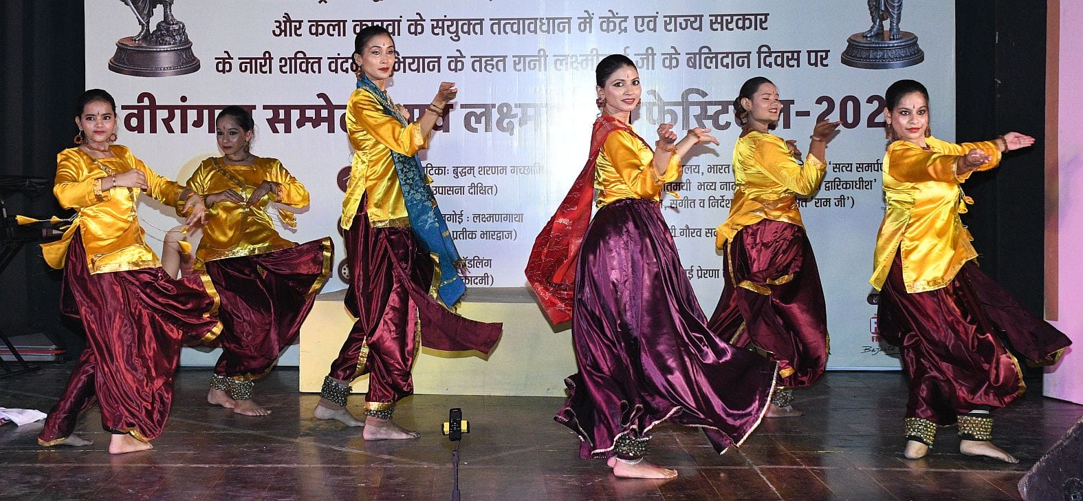 बुद्ध नृत्य-नाटिका, लक्ष्मणगाथा दास्तानगोई और कृष्ण लीला ने मोहा मन बुद्ध नृत्य-नाटिका, लक्ष्मणगाथा दास्तानगोई और कृष्ण लीला ने मोहा मन