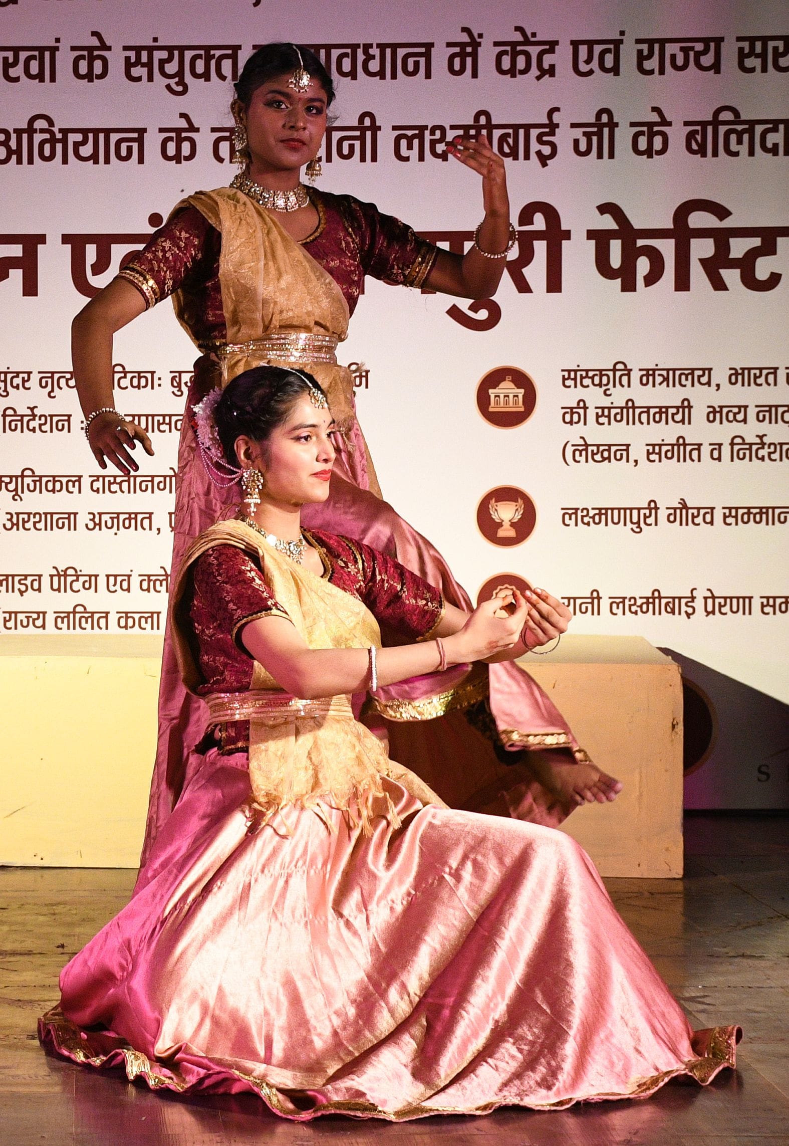 बुद्ध नृत्य-नाटिका, लक्ष्मणगाथा दास्तानगोई और कृष्ण लीला ने मोहा मन बुद्ध नृत्य-नाटिका, लक्ष्मणगाथा दास्तानगोई और कृष्ण लीला ने मोहा मन