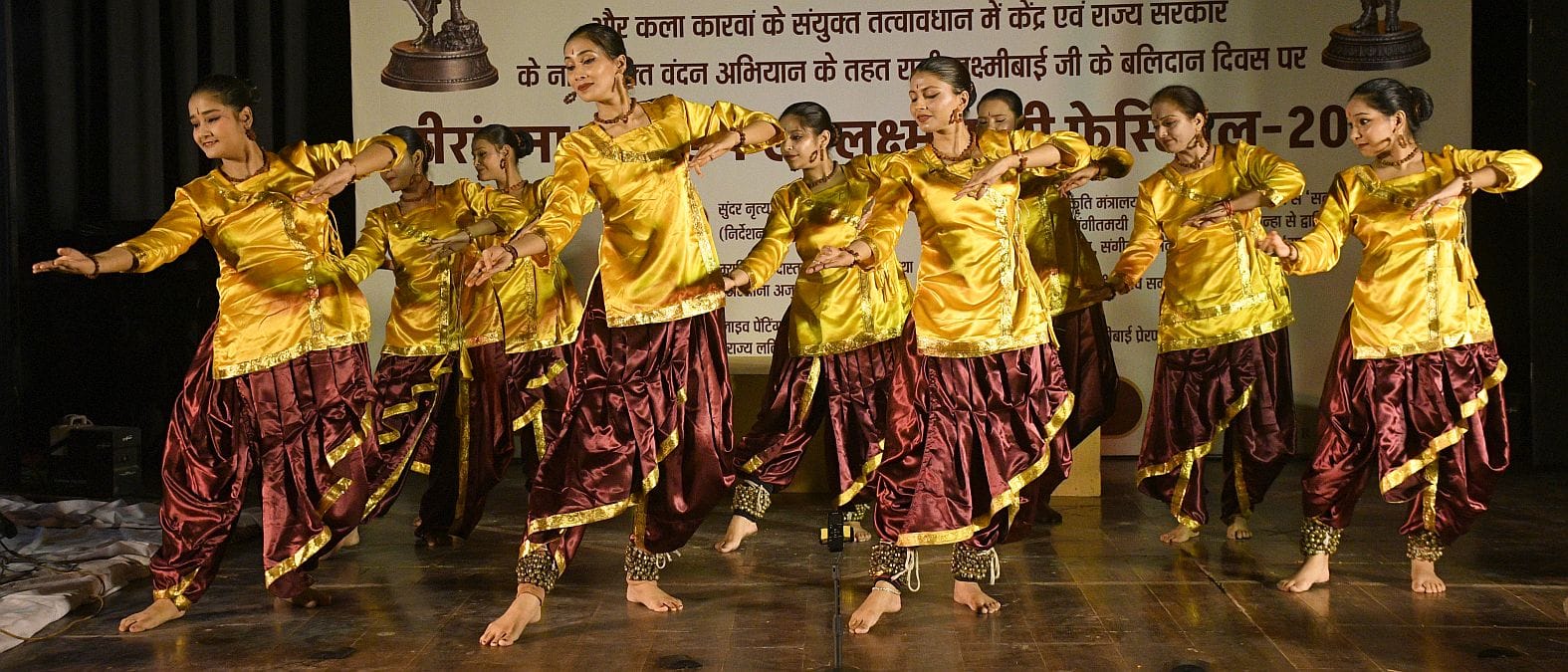 बुद्ध नृत्य-नाटिका, लक्ष्मणगाथा दास्तानगोई और कृष्ण लीला ने मोहा मन बुद्ध नृत्य-नाटिका, लक्ष्मणगाथा दास्तानगोई और कृष्ण लीला ने मोहा मन