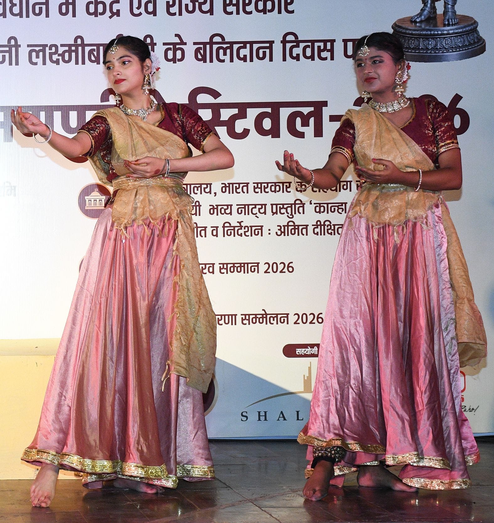 बुद्ध नृत्य-नाटिका, लक्ष्मणगाथा दास्तानगोई और कृष्ण लीला ने मोहा मन बुद्ध नृत्य-नाटिका, लक्ष्मणगाथा दास्तानगोई और कृष्ण लीला ने मोहा मन