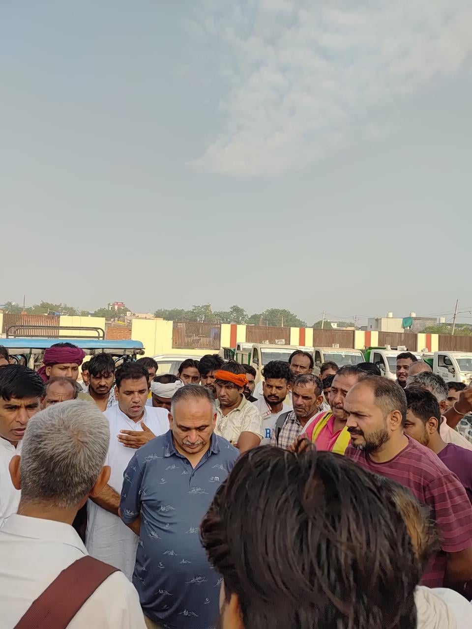 फोटो : सोनीपत के मॉडल टाउन में सफाई ठेका खत्म होने के कारण सफाई न होने से सड़क किनारे एकत्रित क
