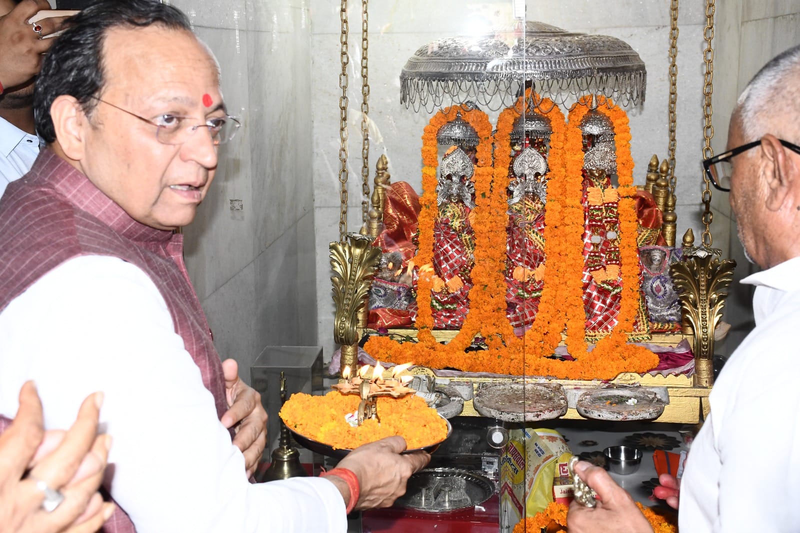 रायफल क्लब परिसर में लगी प्रदर्शनी में माध्यमिक शिक्षा के स्टॉल पर छात्राओं द्वारा बनाए मॉडल की रायफल क्लब परिसर में लगी प्रदर्शनी में माध्यमिक शिक्षा के स्टॉल पर छात्राओं द्वारा बनाए मॉडल की